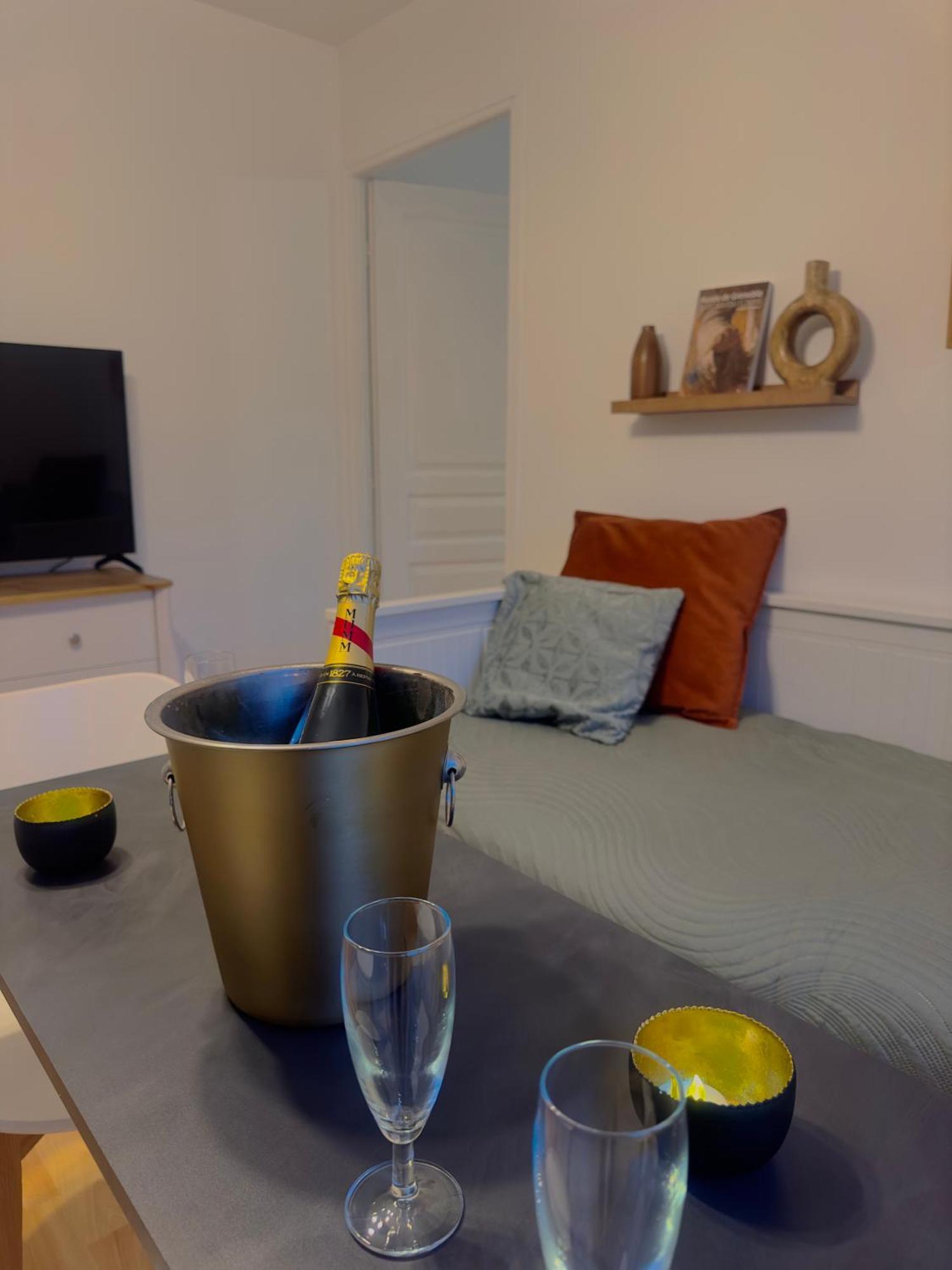 Appartement Chloe Du Lac Montferrat  Dış mekan fotoğraf